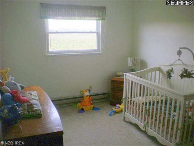 138 Potomac Dr, Elyria, OH 44035 photo 9
