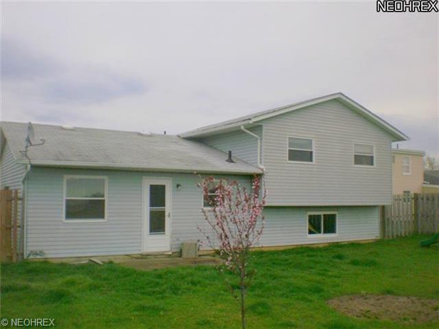138 Potomac Dr, Elyria, OH 44035 photo 12