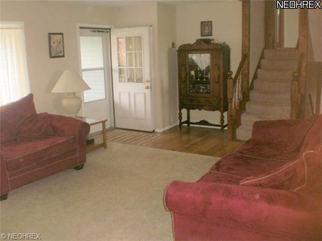 138 Potomac Dr, Elyria, OH 44035 photo 4