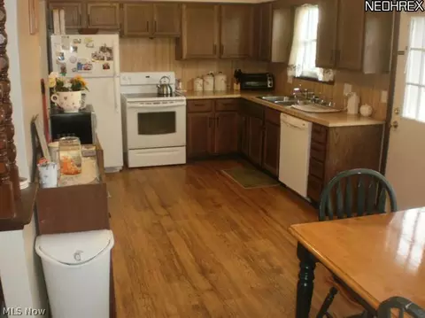 138 Potomac Dr, Elyria, OH 44035 photo 5