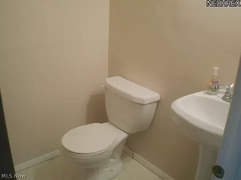 138 Potomac Dr, Elyria, OH 44035 photo 11
