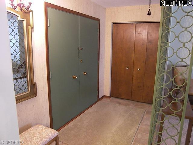 35755 Solon Rd, Solon, OH 44139 photo 2