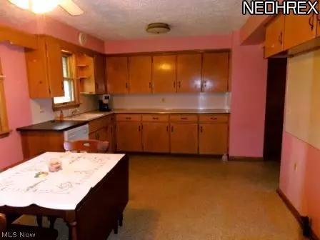 5333 Linger, Youngstown, OH 44514 photo 3
