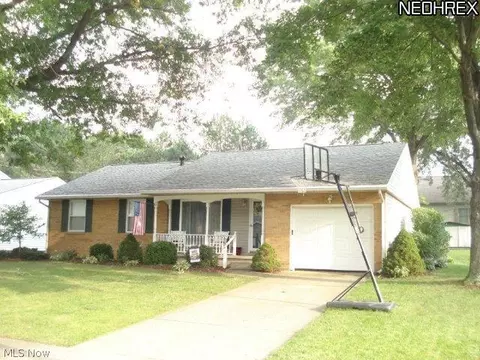 505 Shawnee Dr, Dover, OH 44622 photo 1