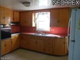 692 N Abbe Rd N, Elyria, OH 44035 photo 4