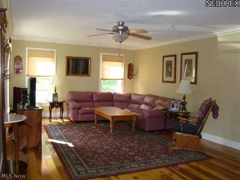 112 Maple, Chardon, OH 44024 photo 5
