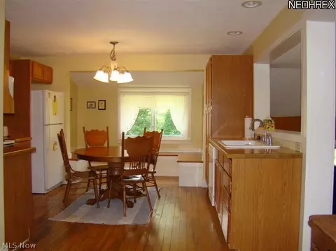 112 Maple, Chardon, OH 44024 photo 8