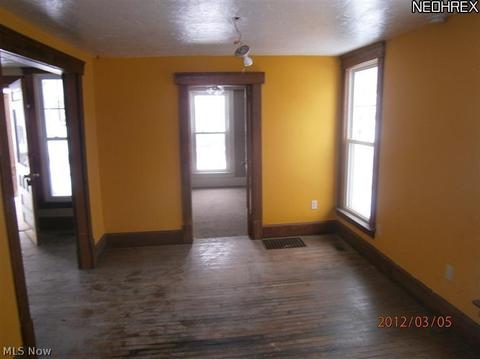 149 Samuel St, Elyria, OH 44035 photo 8