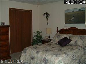 829 Pearson Cir #4, Youngstown, OH 44512 photo 4