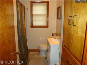 152 Elma Dr, Elyria, OH 44035 photo 4