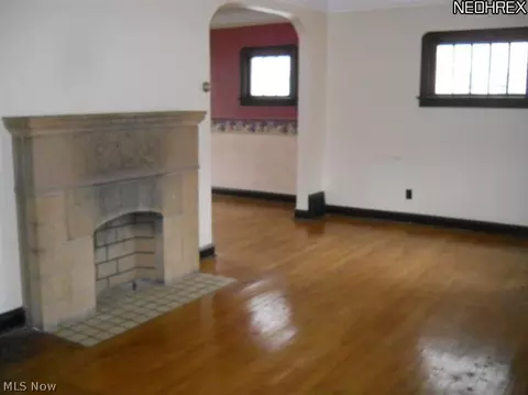 344 E 211th St, Euclid, OH 44123 photo 2