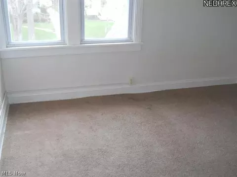 344 E 211th St, Euclid, OH 44123 photo 6