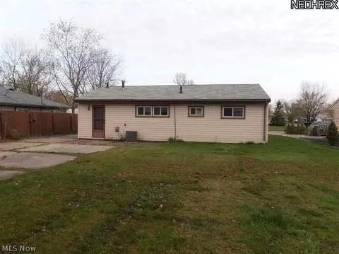 565 Willow Park Rd, Elyria, OH 44035 photo 2