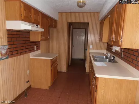 565 Willow Park Rd, Elyria, OH 44035 photo 4