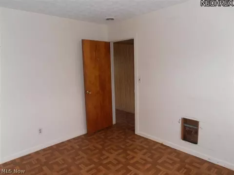 565 Willow Park Rd, Elyria, OH 44035 photo 6