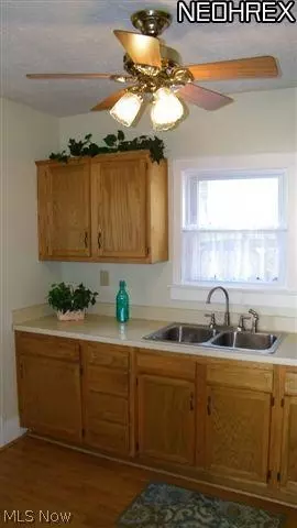 117 Morrison St, Struthers, OH 44471 photo 2