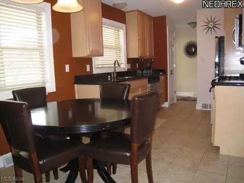 6207 Hillside Rd, Independence, OH 44131 photo 3