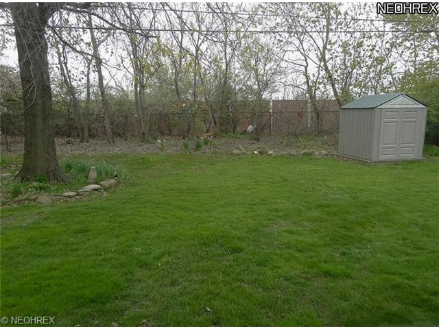 701 Walnut Dr, Euclid, OH 44132 photo 6