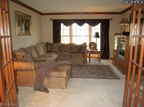 560 E Jackson Rd, Aurora, OH 44202 photo 4
