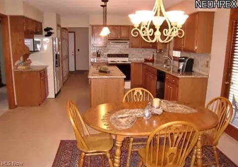 560 E Jackson Rd, Aurora, OH 44202 photo 7