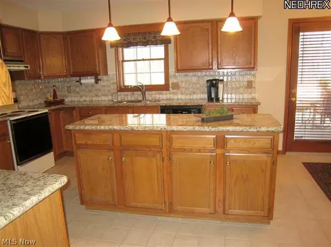560 E Jackson Rd, Aurora, OH 44202 photo 9