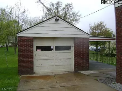 1053 Runge Ave, Struthers, OH 44471 photo 9
