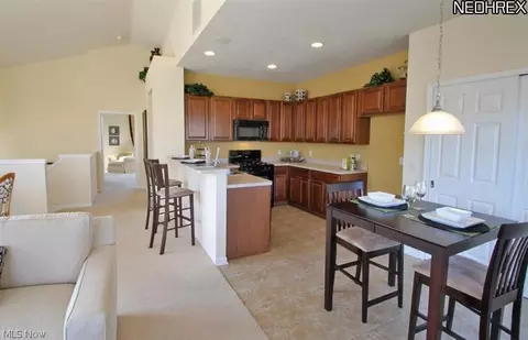 424 Stonehurst, Copley, OH 44321 photo 5