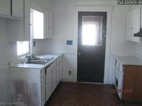 130 Hamilton St, Elyria, OH 44035 photo 9