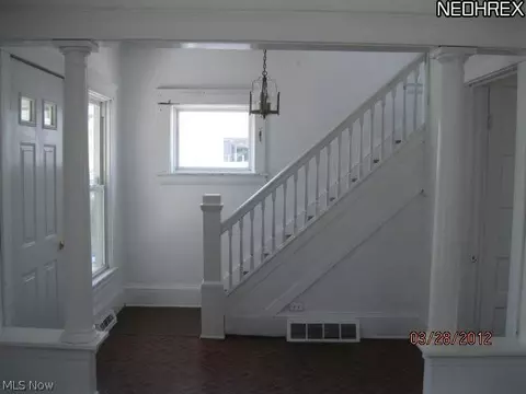 130 Hamilton St, Elyria, OH 44035 photo 4