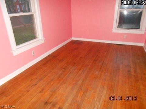 218 5th St, Elyria, OH 44035 photo 5