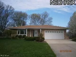 809 Meadview Dr, Seven Hills, OH 44131 photo 1