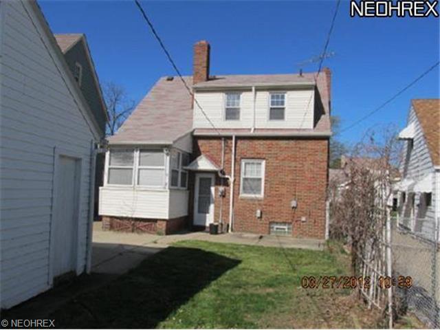 833 E 237th St, Euclid, OH 44123 photo 2