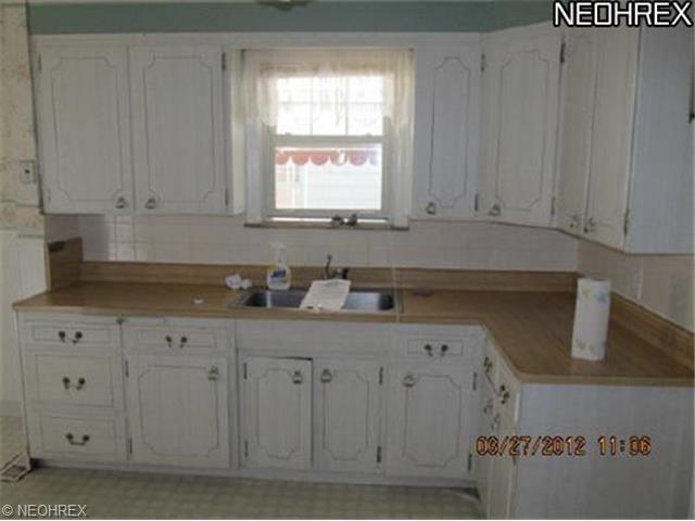 833 E 237th St, Euclid, OH 44123 photo 6