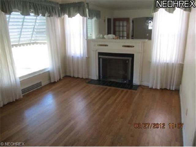 833 E 237th St, Euclid, OH 44123 photo 4
