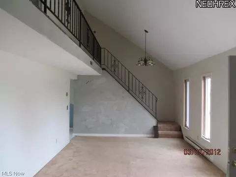 178 Valley Forge Cir, Elyria, OH 44035 photo 2