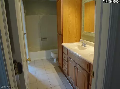 440 Center St, Warren, OH 44481 photo 8