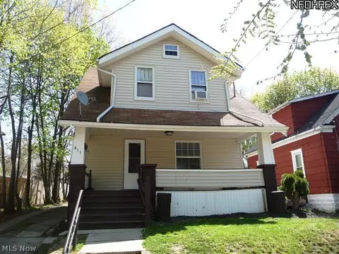 411 Noah Ave, Akron, OH 44320 photo 1