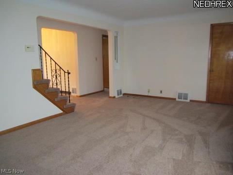 330 Bunker Rd, Willowick, OH 44095 photo 8
