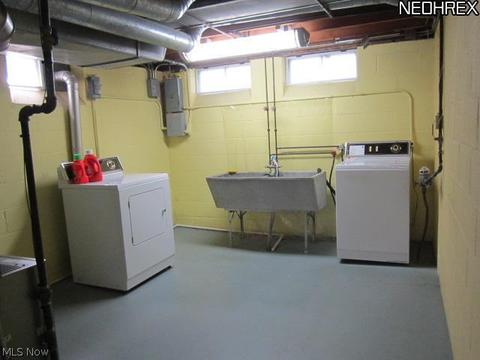 330 Bunker Rd, Willowick, OH 44095 photo 14