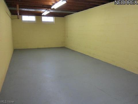 330 Bunker Rd, Willowick, OH 44095 photo 16