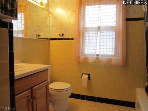330 Bunker Rd, Willowick, OH 44095 photo 10