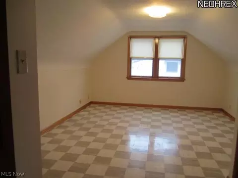 330 Bunker Rd, Willowick, OH 44095 photo 12