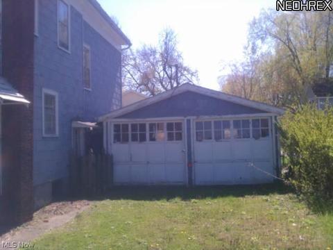 244 W 50th St, Ashtabula, OH 44004 photo 3