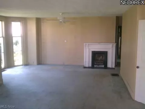 244 W 50th St, Ashtabula, OH 44004 photo 4