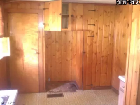 244 W 50th St, Ashtabula, OH 44004 photo 6