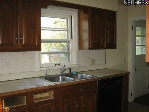 95 Stephens Rd, Akron, OH 44312 photo 4
