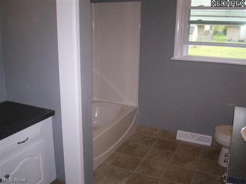 1853 Wingate, Youngstown, OH 44514 photo 9