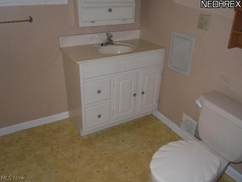 215 Warren Ave, Elyria, OH 44035 photo 7