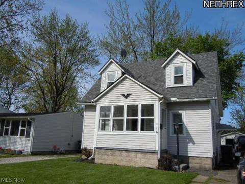 215 Warren Ave, Elyria, OH 44035 photo 1