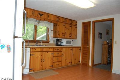 9591 Colton Rd, Windham, OH 44288 photo 8